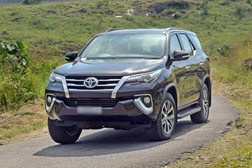 Fortuner Car Rental in Amritsar